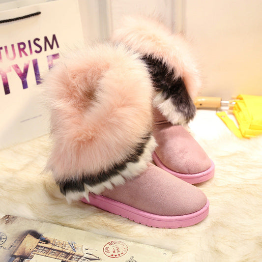 Conception imperméable des bottes Arctic Fur™ pour résister à l’humidité.
