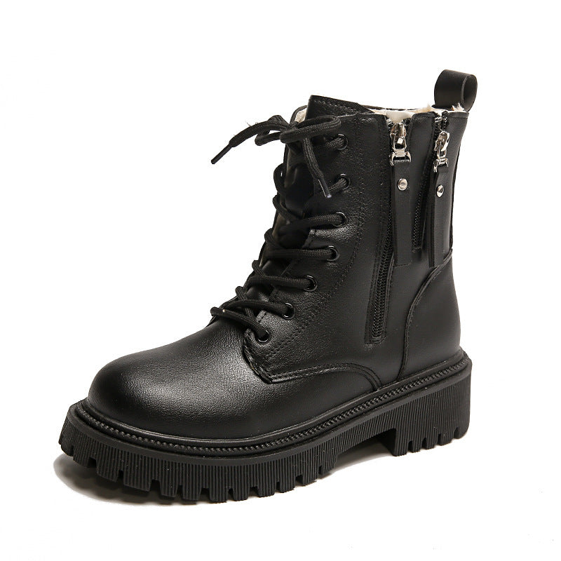 Détail du cuir de qualité supérieure des bottes Martin™.